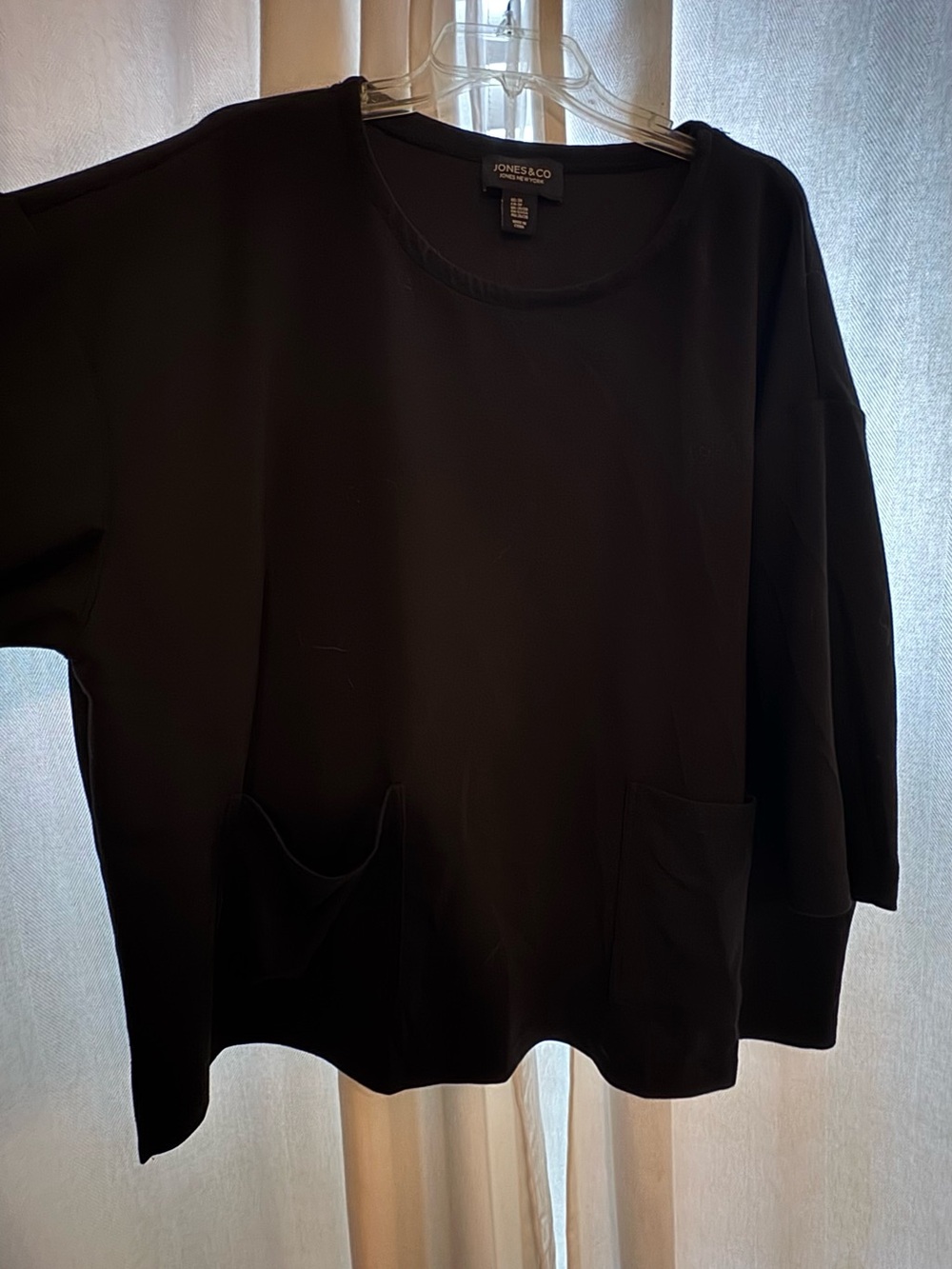 Jones New York Black Relaxed Pocket Sweatshirt type cosy top.